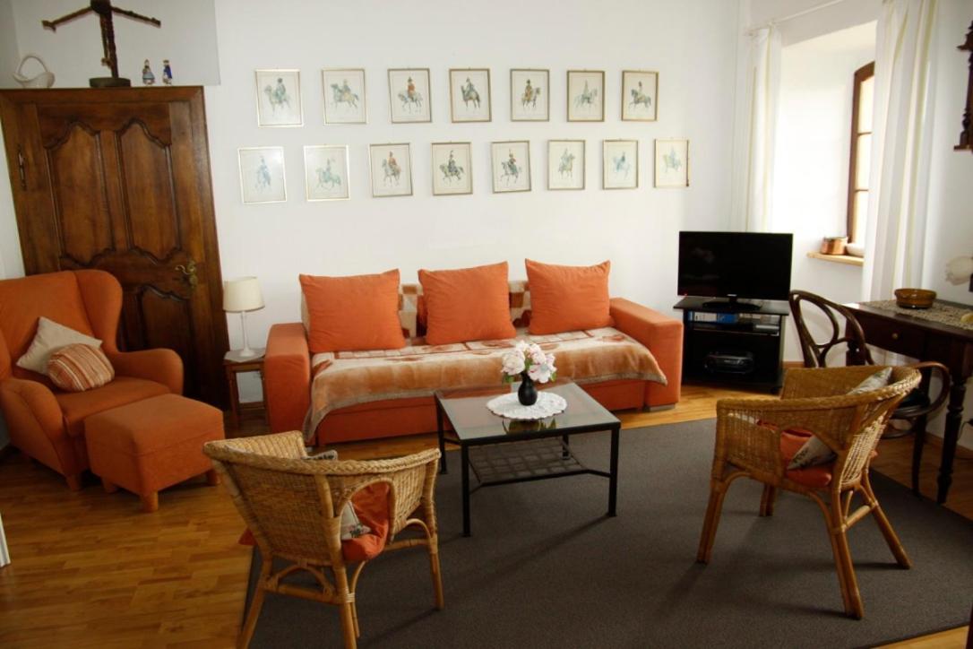 Kapelle - Urlaub Auf Dem Weingut Apartment Maring-Noviand Ngoại thất bức ảnh