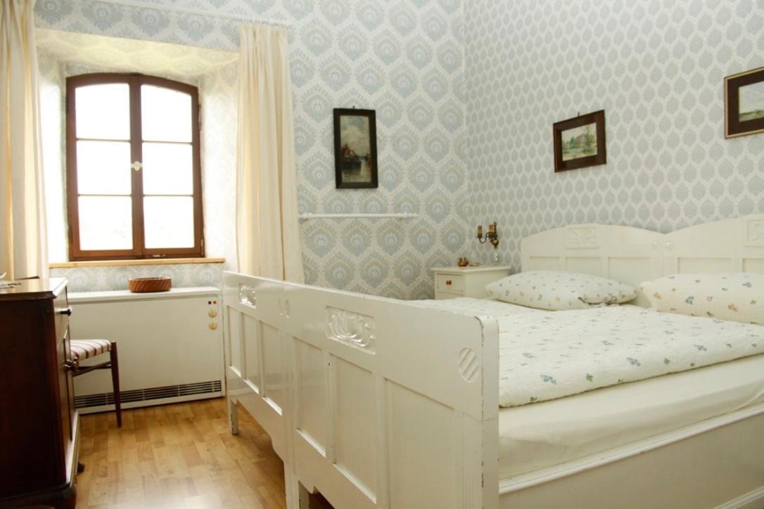 Kapelle - Urlaub Auf Dem Weingut Apartment Maring-Noviand Ngoại thất bức ảnh